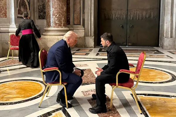 26pope-funeral-trump-wjcz-articleLarge