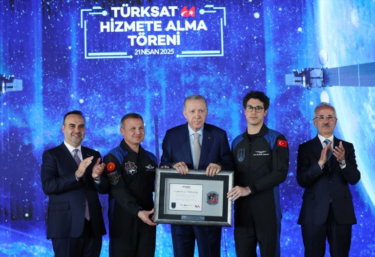 AA-20250421-37701470-37701469-ERDOGAN_TURKIJE_SEGA_E_MEGJU_11TE_ZEMJI_KOI_PROIZVEDUVAAT_SVOI_SATELITI