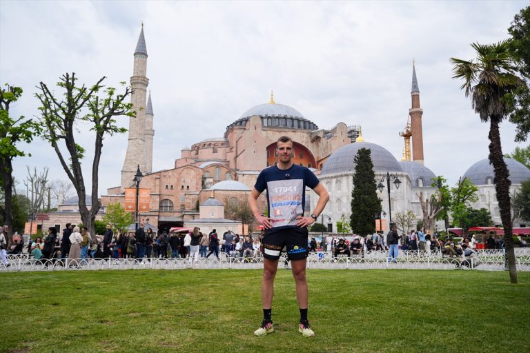 AA-20250502-37828546-37828536-BOSANSKI_SPORTIST_GO_ZAVRSHI_SVOETO_PATUVANJE_DO_ISTANBUL_ZA_PODDRSHKA_NA_PATSIENTKA_BOLNA_OD_RAK