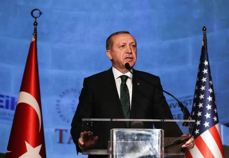 Filkins-Erdogan-Treats-Journalists