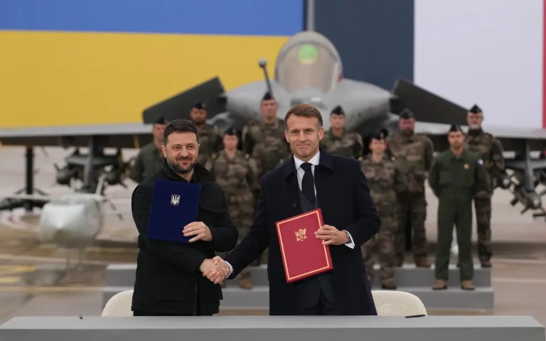 9b4fff55-macron-zelensky-17112025