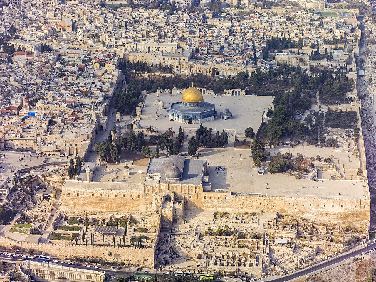 Jerusalem-2013-2-Aerial-Temple_Mount-south_exposure-