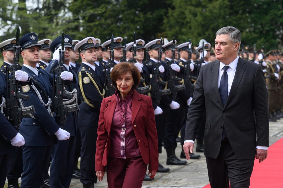 b7ca77ab-3e2d-4308-98b2-f7f2773798ac