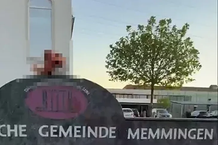 Oskrnavljena-dzamija-u-Memmingen